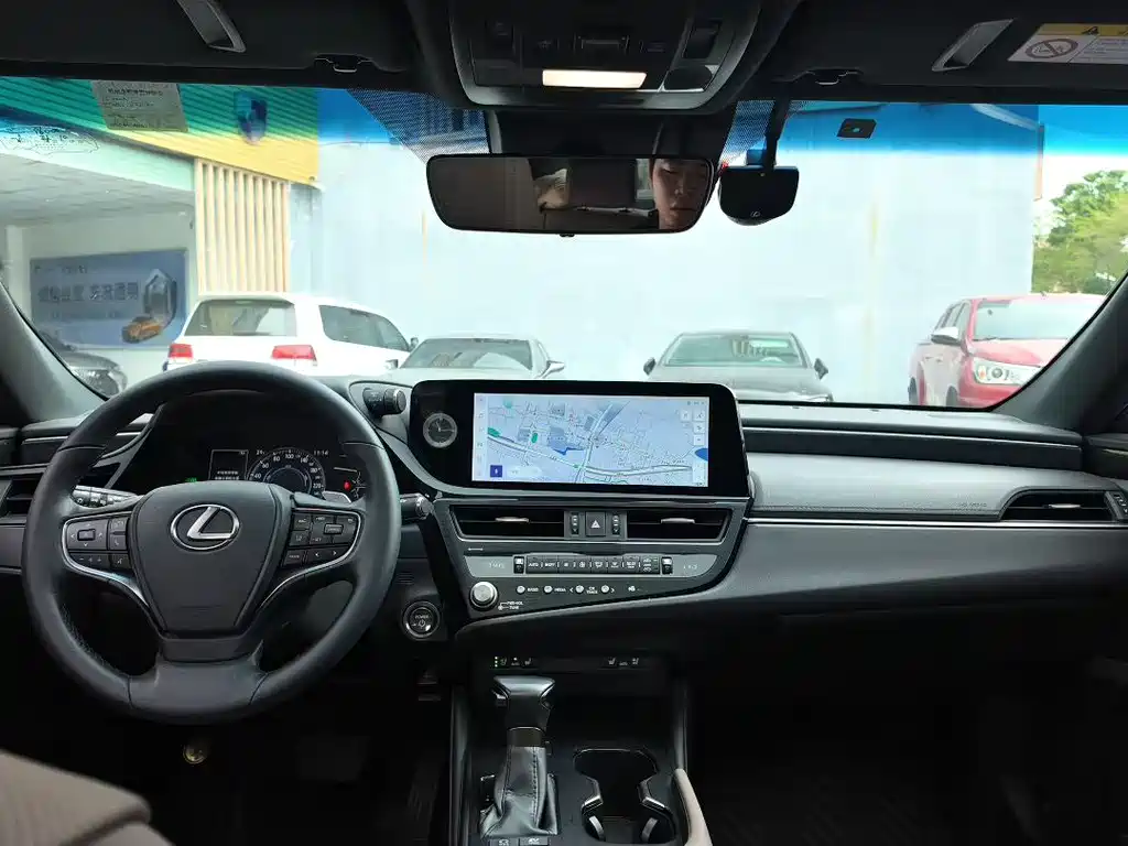 Lexus ES 300 h Premium Enjoyment