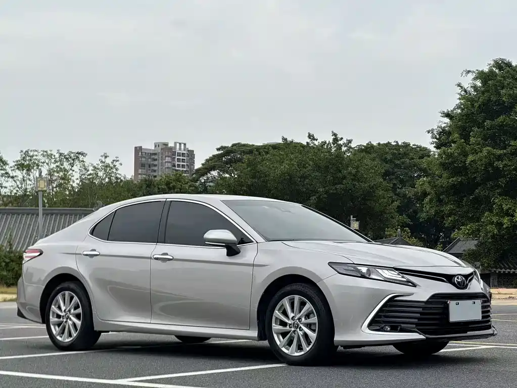 Camry 2.0 G Luxury