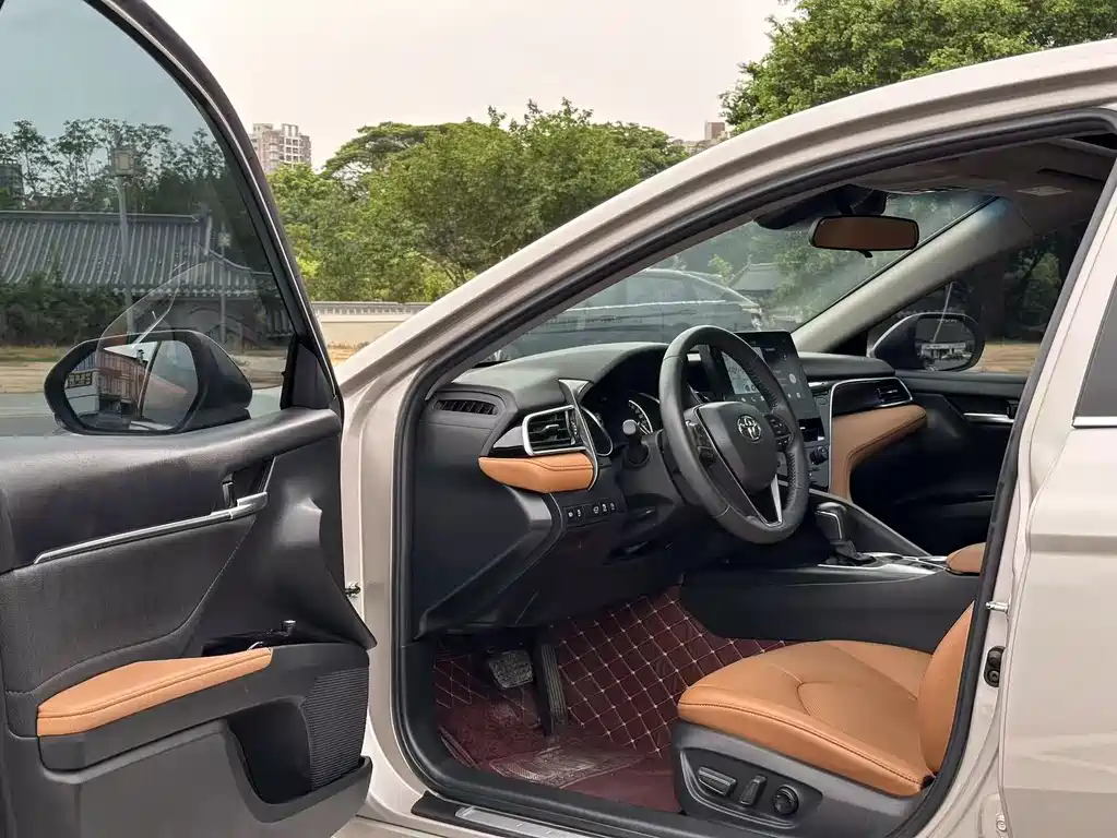 Camry 2.0 G Luxury