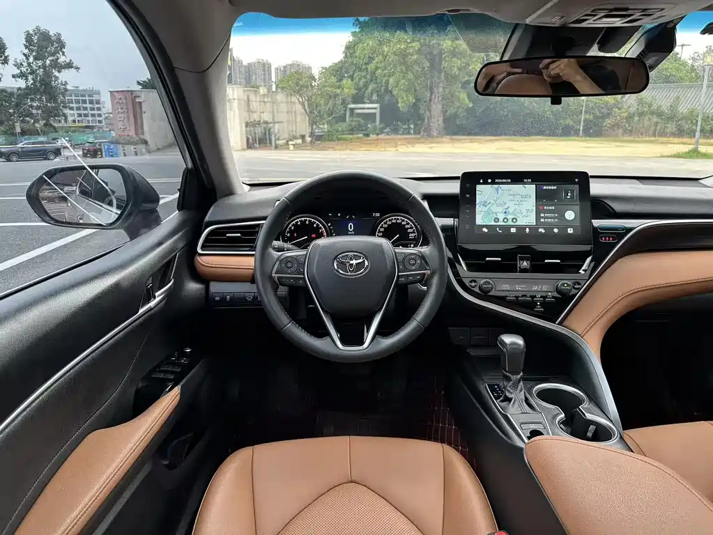 Camry 2.0 G Luxury