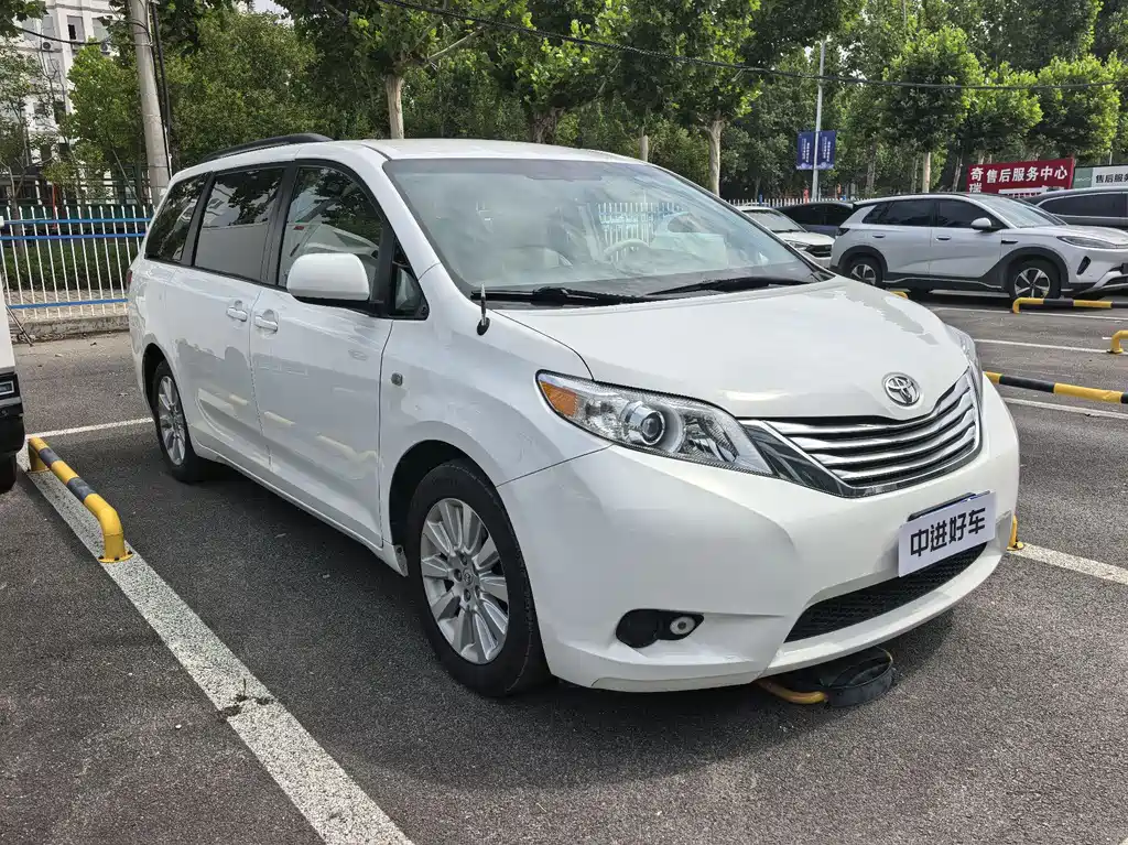 SIENNA 3.5 L 4 WD Auto