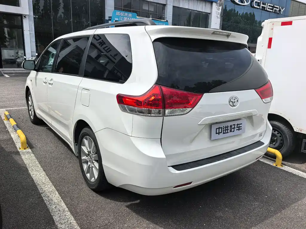 SIENNA 3.5 L 4 WD Auto