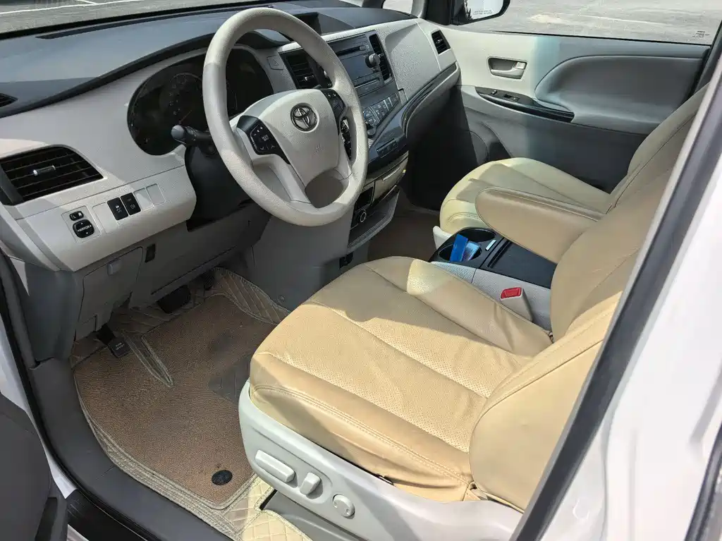 SIENNA 3.5 L 4 WD Auto