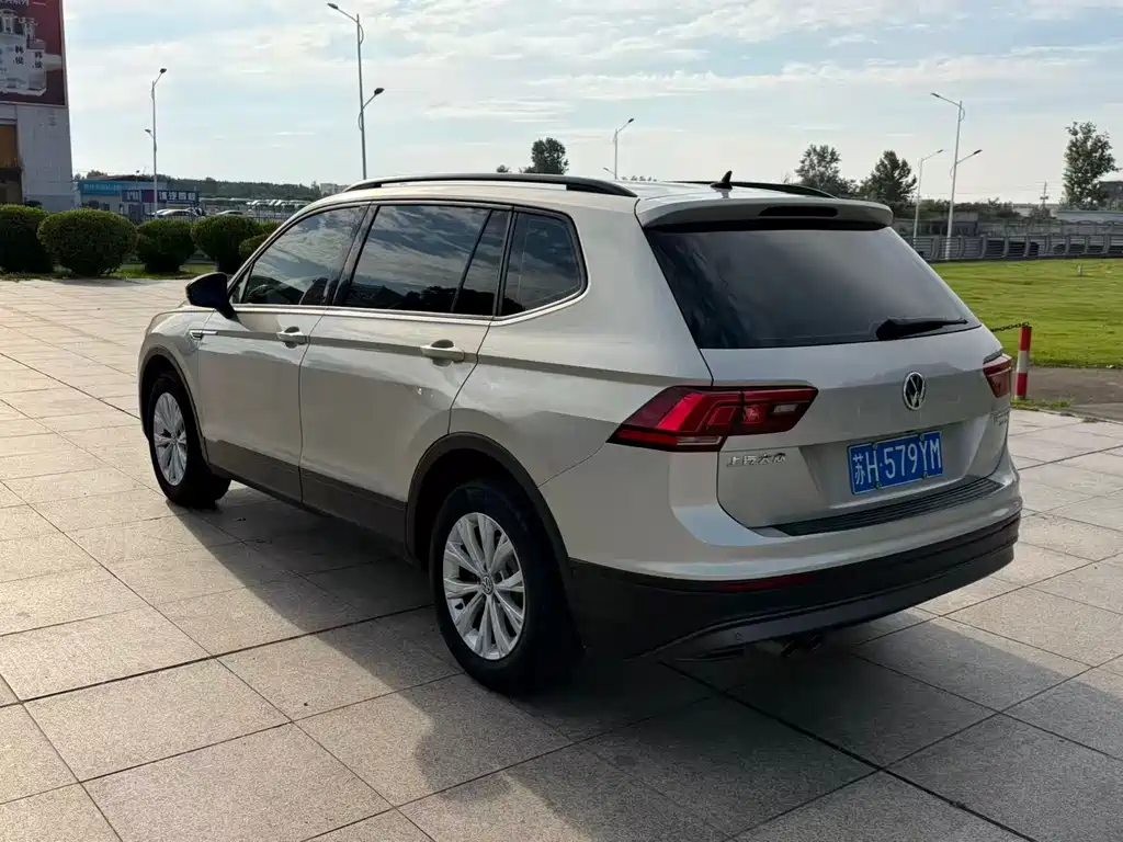 Tiguan L 330 TSI Auto 2 WD Style