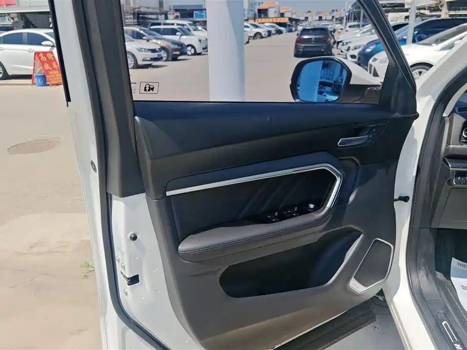 Haval H6 哈弗H6 2017款 蓝标 1.5 T 自动两驱风尚型