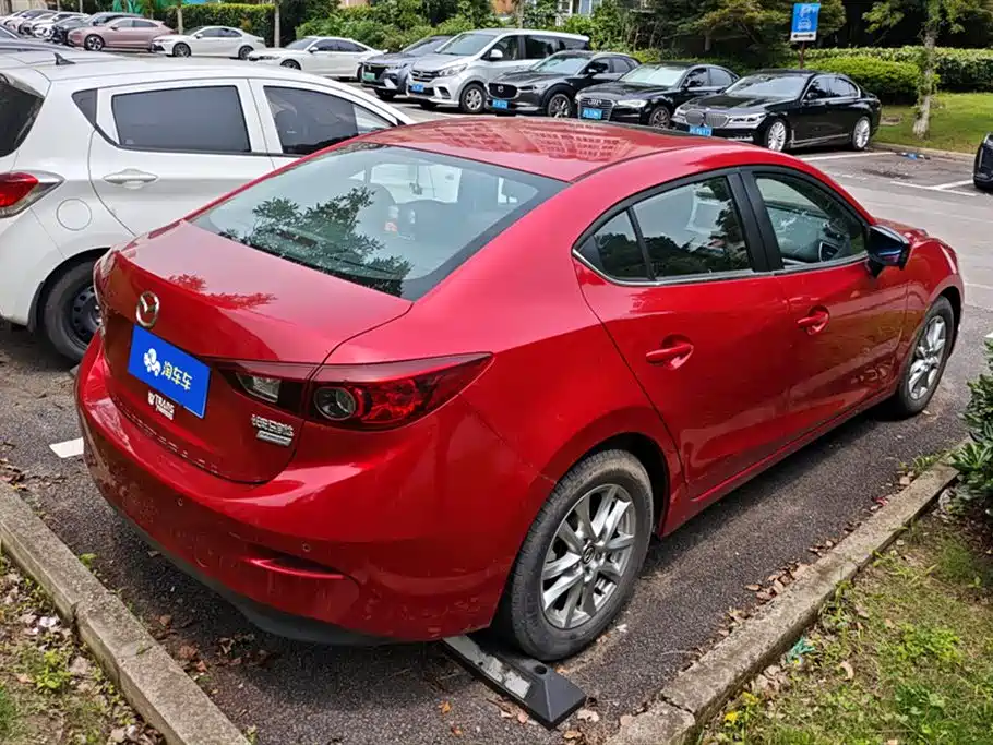 Mazda 3 Axela Sedan 1.5 L Auto Luxury