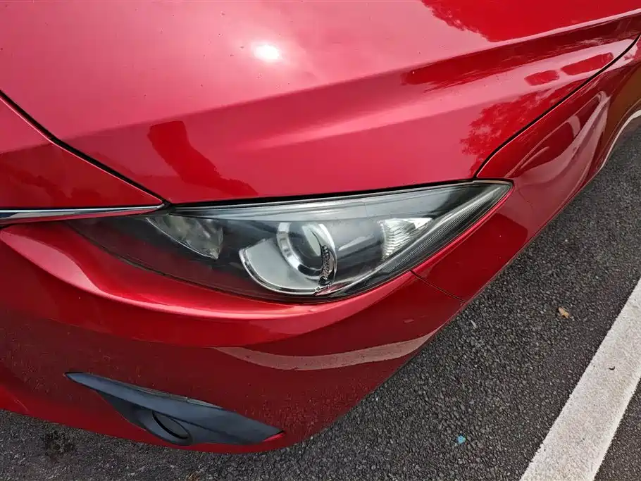 Mazda 3 Axela Sedan 1.5 L Auto Luxury