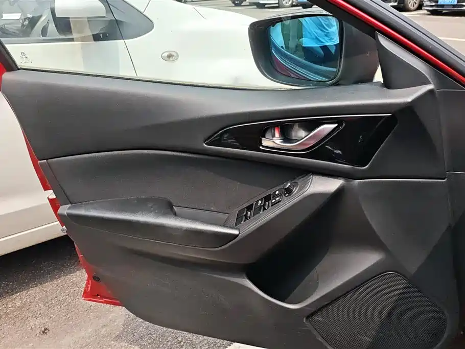 Mazda 3 Axela Sedan 1.5 L Auto Luxury