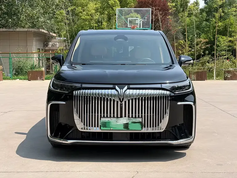 Voyah Dreamer PHEV 4 WD Distinguished Kunpeng