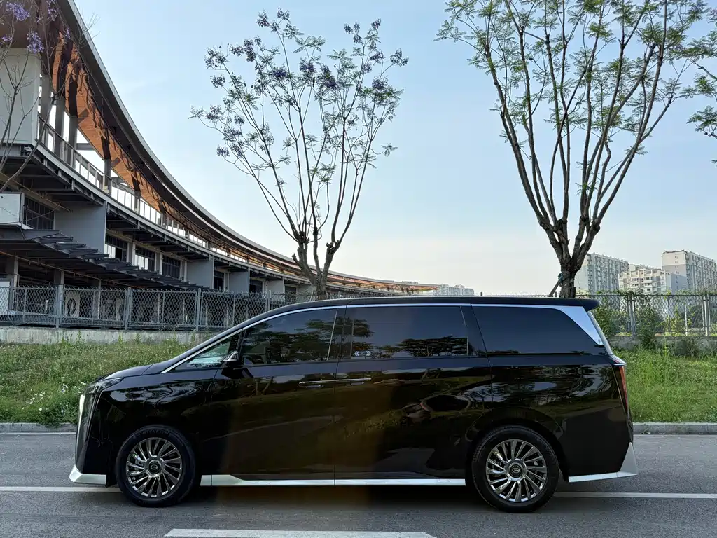 GAC Trumpchi M8 Grandmaster Series 400 T Flagship