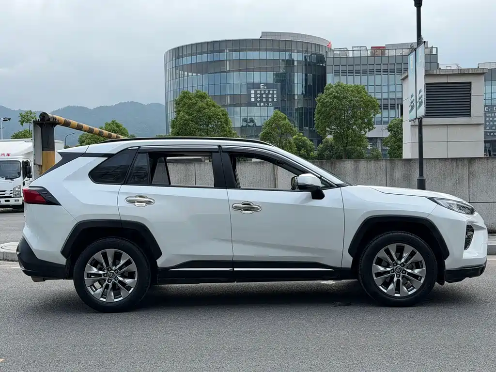 Wildlander 2.0 L CVT 2 WD Luxury