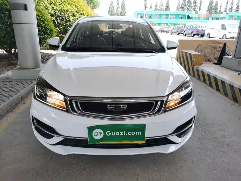 Emgrand 1.5 L CVT Luxury