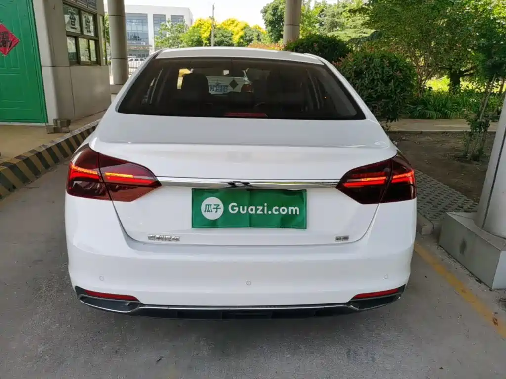 Emgrand 1.5 L CVT Luxury