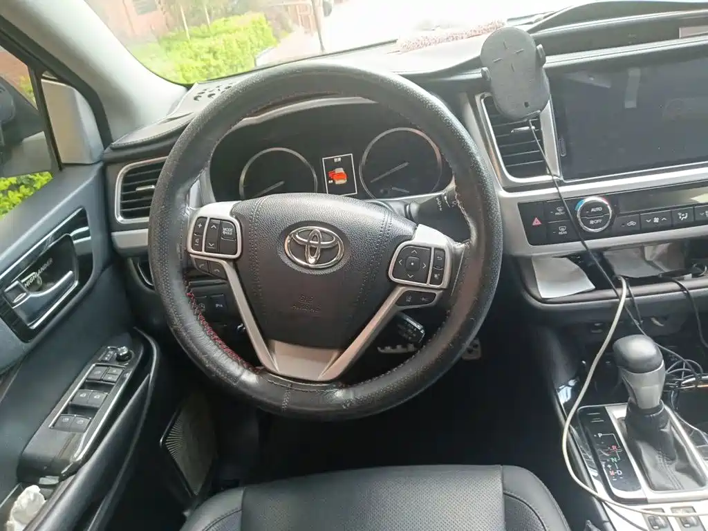 Highlander 2.0 T 4 WD Distinguished 7-seat CN-V