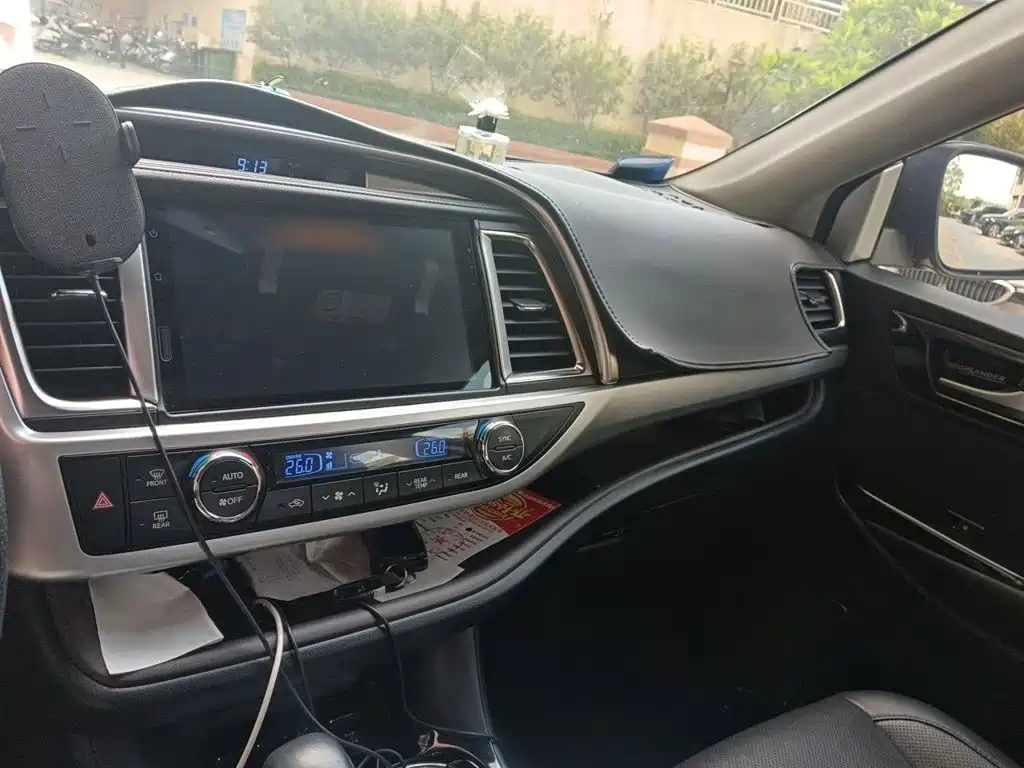 Highlander 2.0 T 4 WD Distinguished 7-seat CN-V