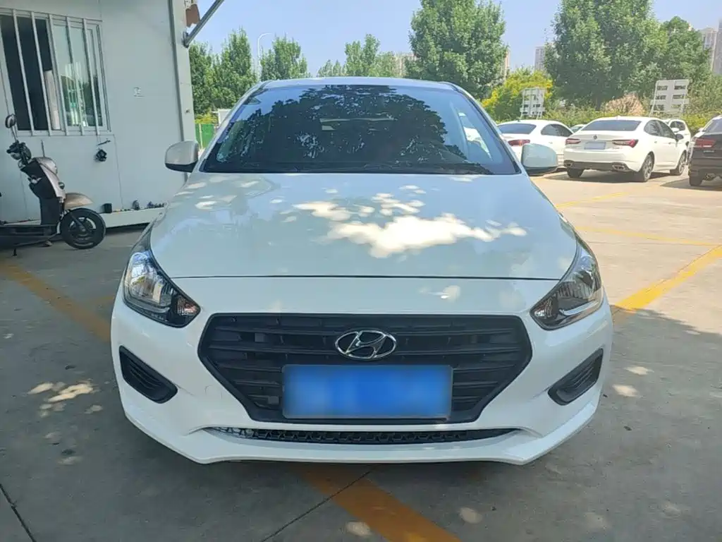 Accent 1.4 L Manual Refreshed CN-V