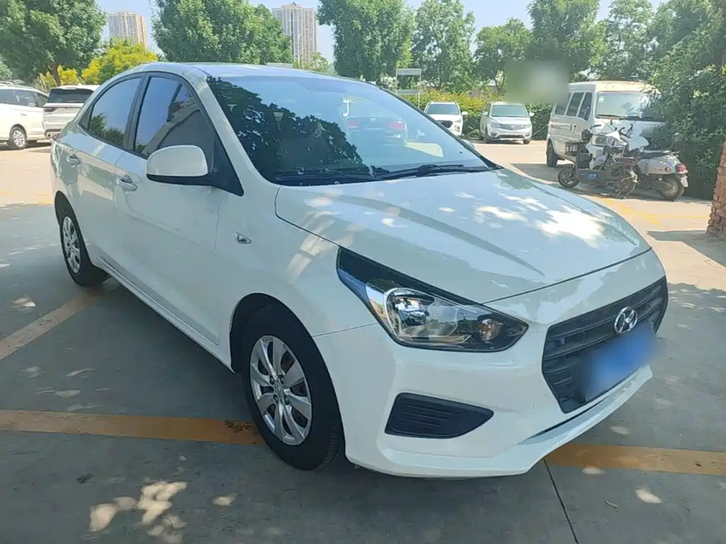 Accent 1.4 L Manual Refreshed CN-V