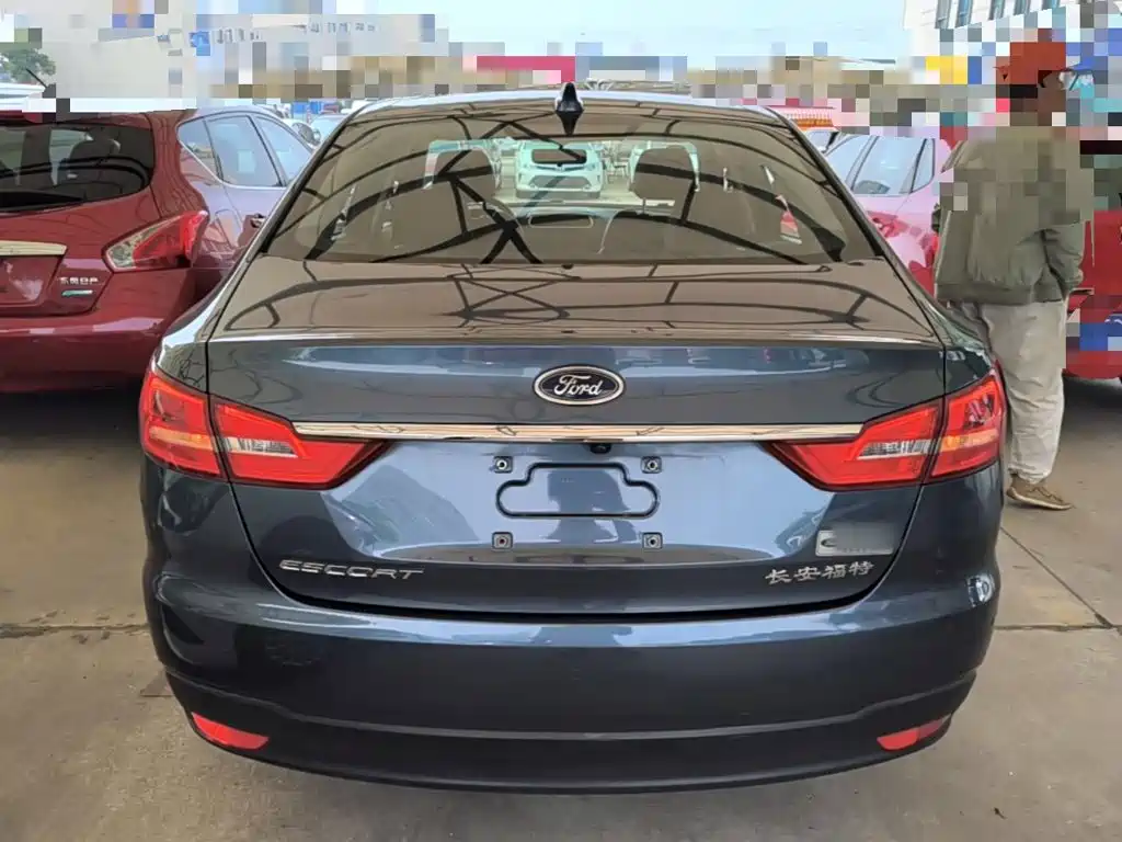 Escort Facelift 1.5 L Auto Joy CN-VI
