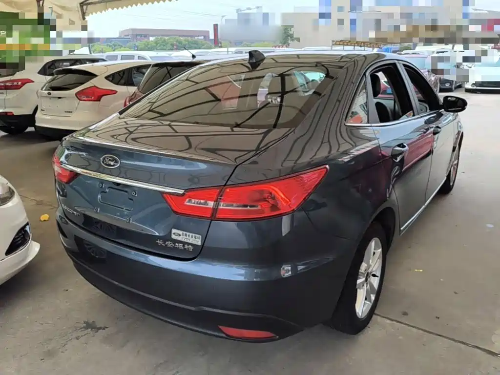 Escort Facelift 1.5 L Auto Joy CN-VI