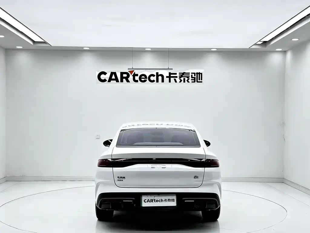 Qin L DM-i 80 KM Leading