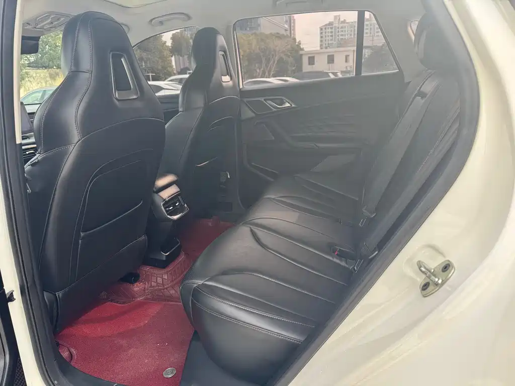 Roewe RX5 1.5 T Super Sense Elite