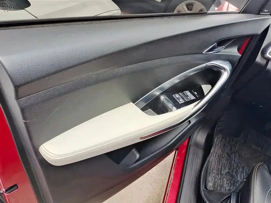 Baojun 530 1.8 L Auto Luxury CN-V