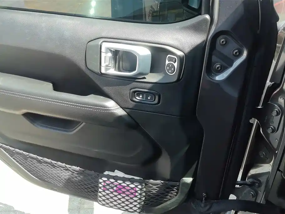 Wrangler NEV 4-door 2.0 T 4 xe Sahara