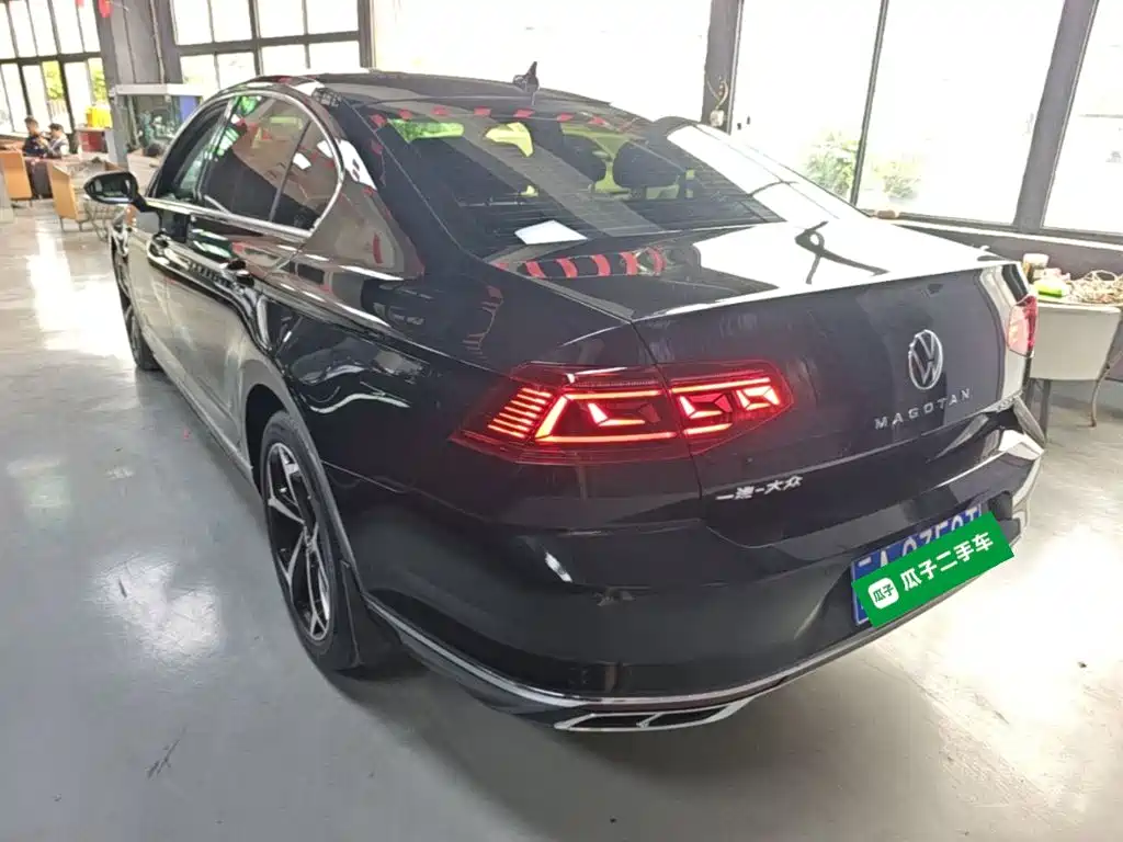 Magotan 200 10 K Commemorative 330 TSI DSG Luxury