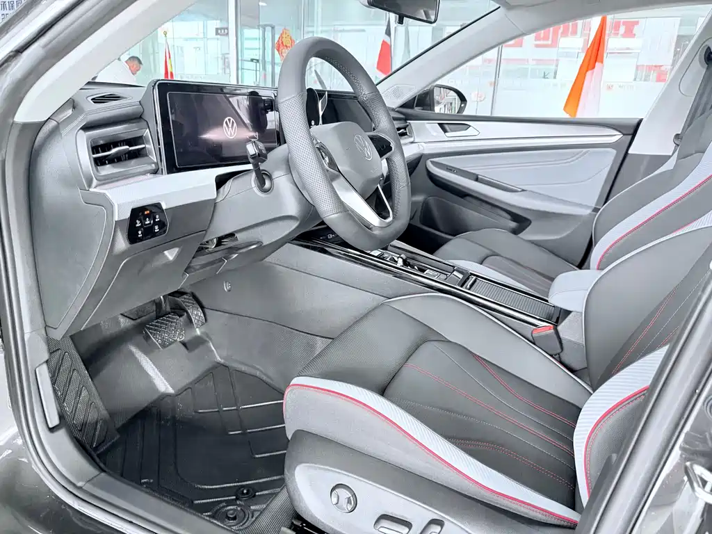 Lamando Lamando L 280 TSI DSG Spicy Cool