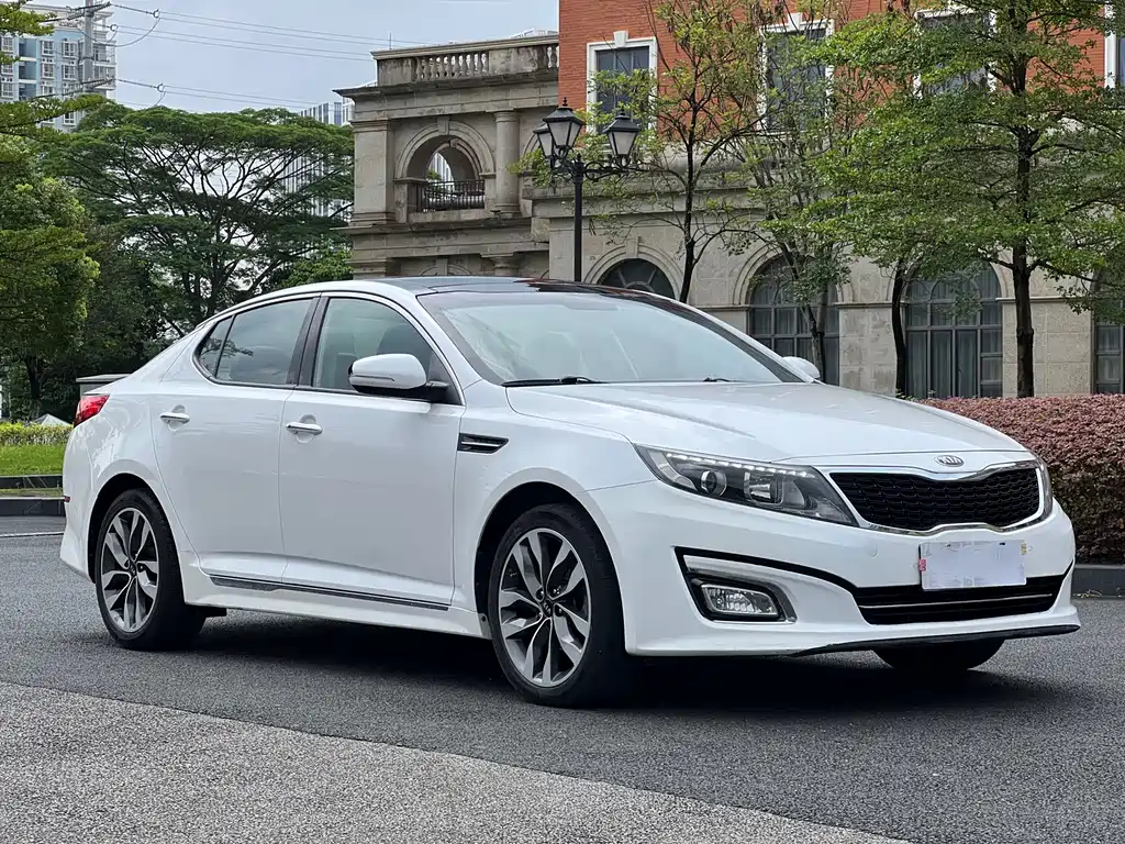 Kia K5 2.0 L Auto PREMIUM