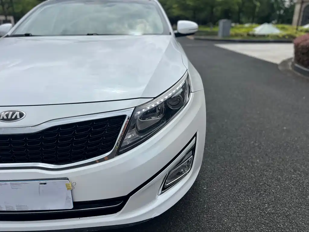 Kia K5 2.0 L Auto PREMIUM