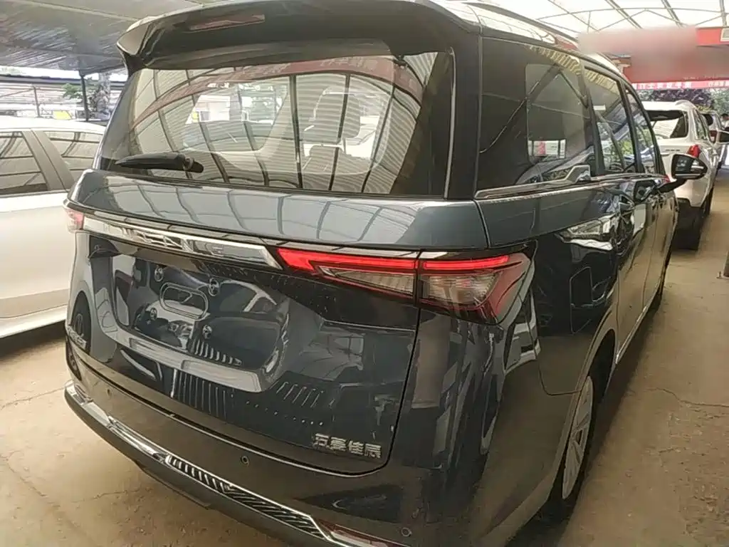 Wuling Jiachen 1.5 T CVT Smart Enjoyment Luxury