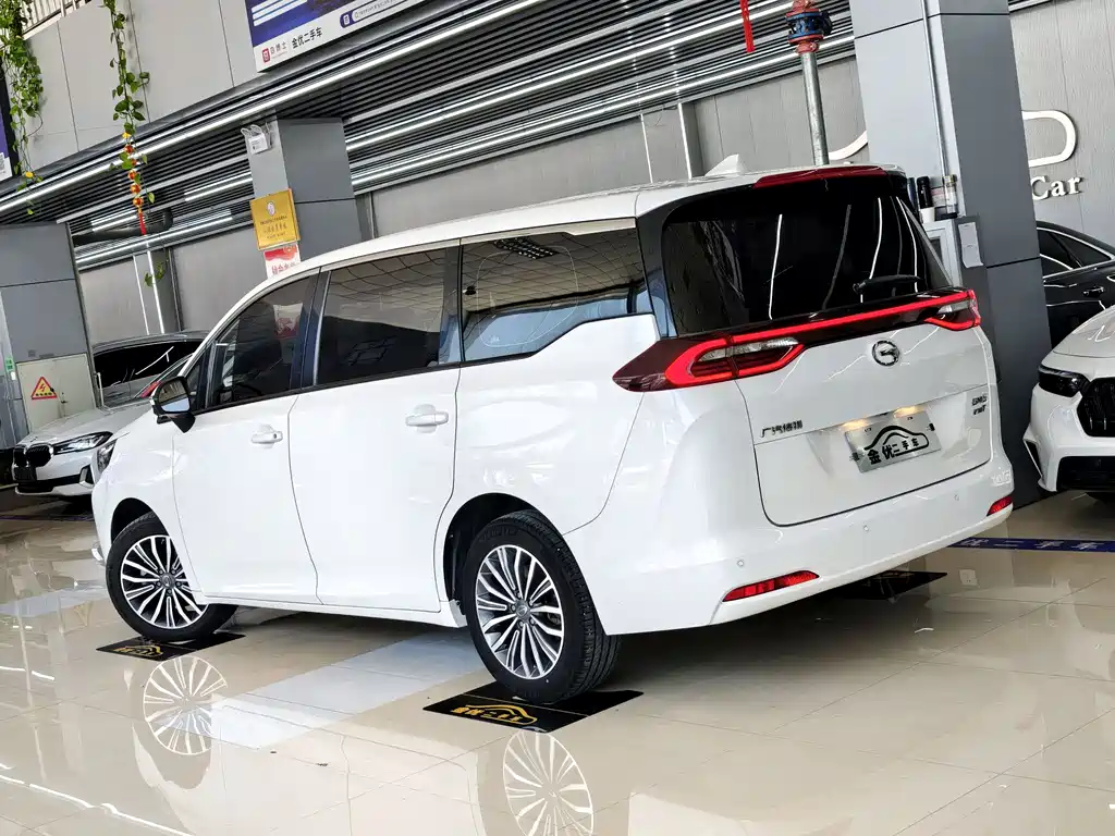 GAC Trumpchi M6 270 T Auto Honored (7-seat) CN-V