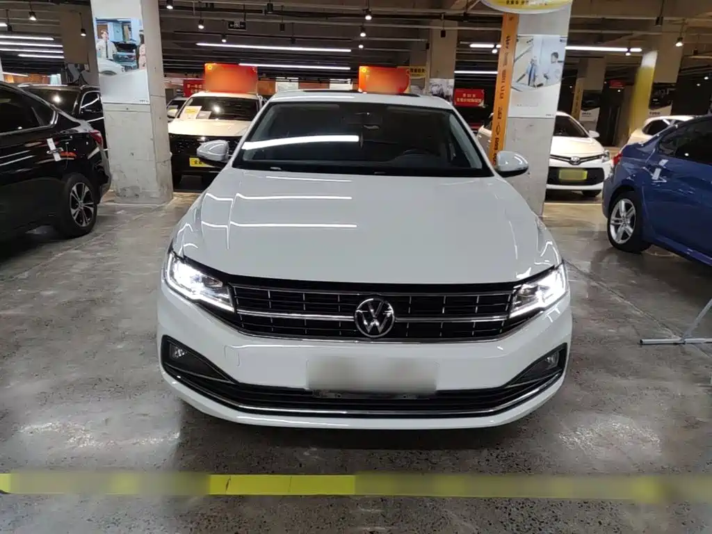 Bora 1.5 L Auto Comfort Connected