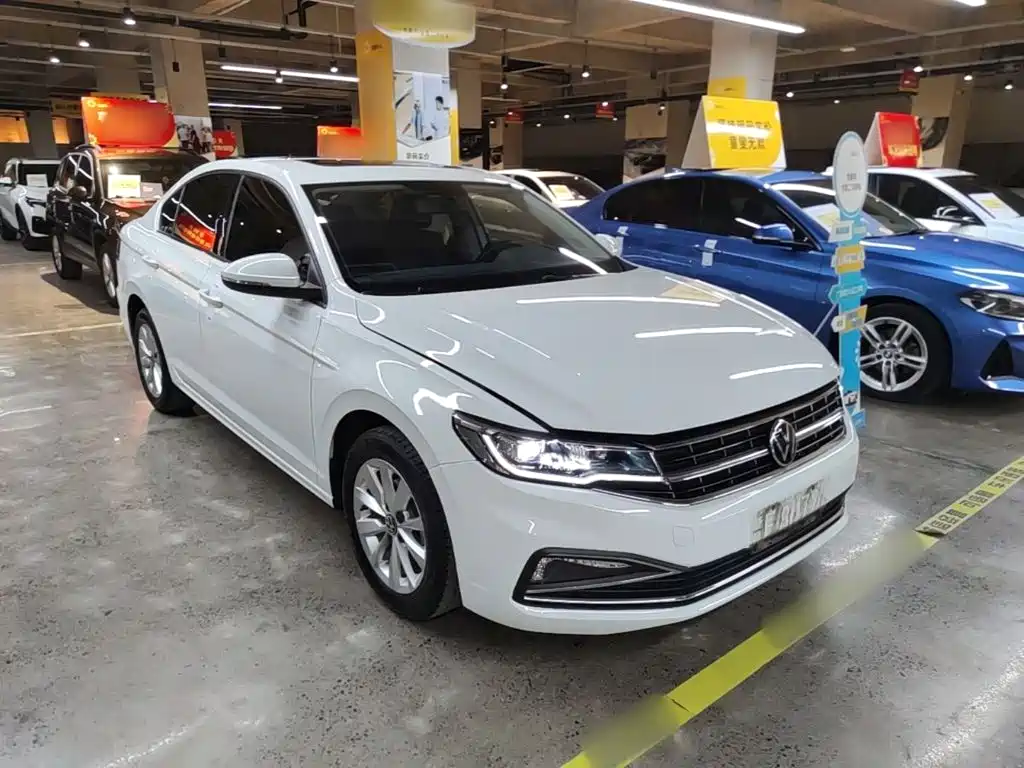 Bora 1.5 L Auto Comfort Connected