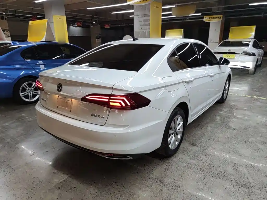 Bora 1.5 L Auto Comfort Connected