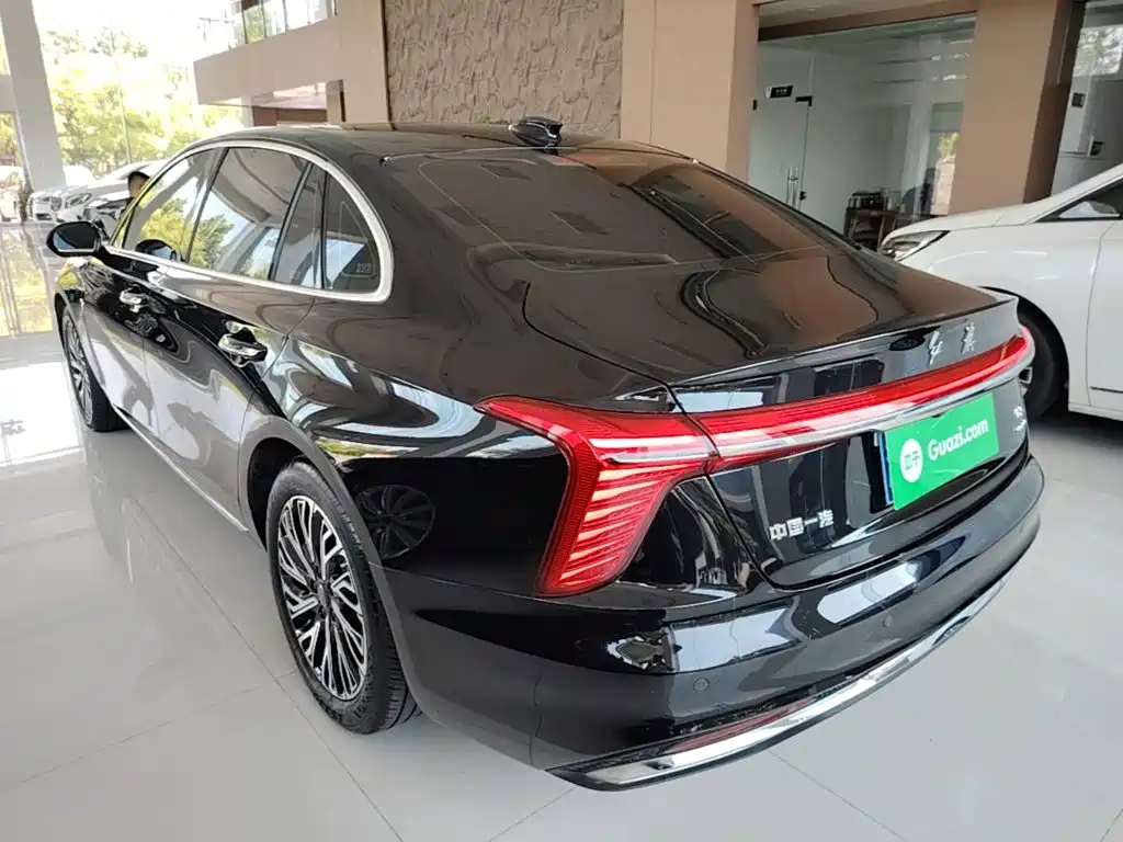 Hongqi H5 2.0 T Auto Connected Flagship