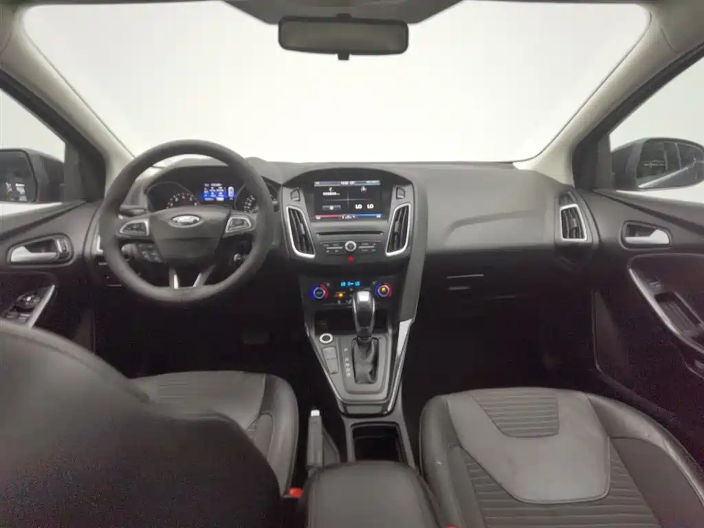 Focus Sedan EcoBoost 180 Auto Elite