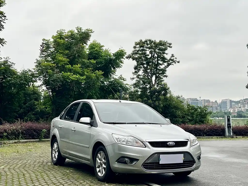 Focus 福克斯 2011款 三厢 1.8 L 手动舒适型