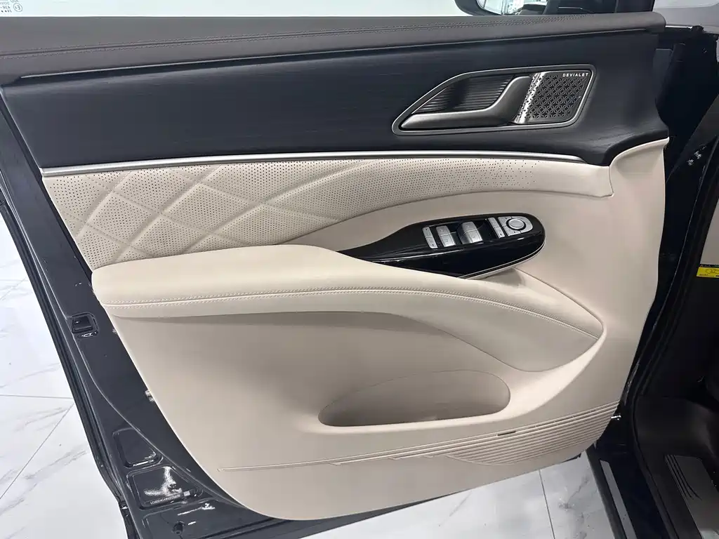 Denza D9 DM-i Smart Drive 1020 4 WD Flagship