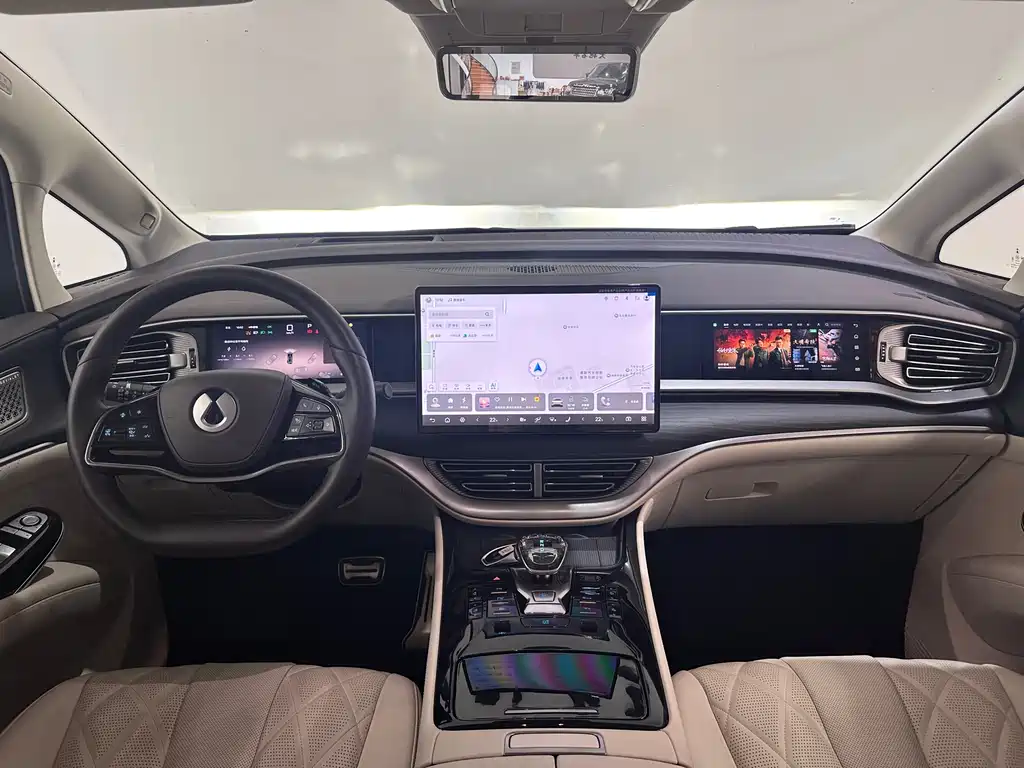 Denza D9 DM-i Smart Drive 1020 4 WD Flagship