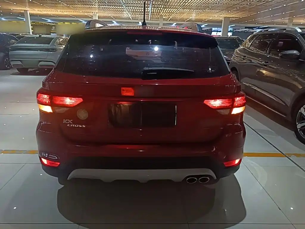 KX CROSS 1.4 L AT GLS