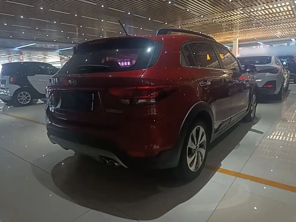 KX CROSS 1.4 L AT GLS