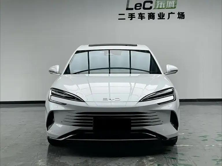 BYD Seal DM-i 1.5 L 121 km Distinguished