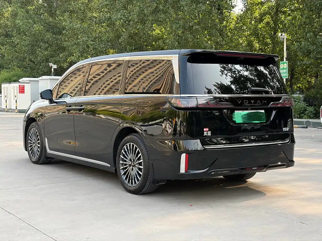 Voyah Dreamer PHEV Qiankun Pro