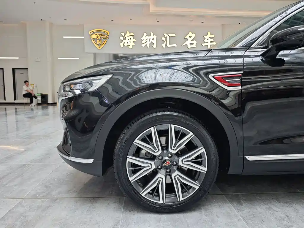 Hongqi HS5 Facelift 2.0 T Connected Flagship Enjoyment 4 WD