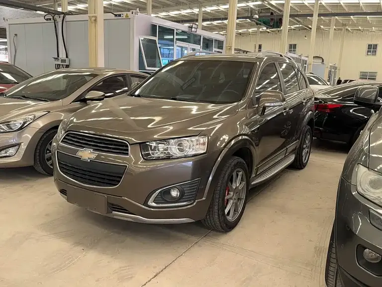 Chevrolet Captiva 2.4 L 4 WD Flagship 7-seat