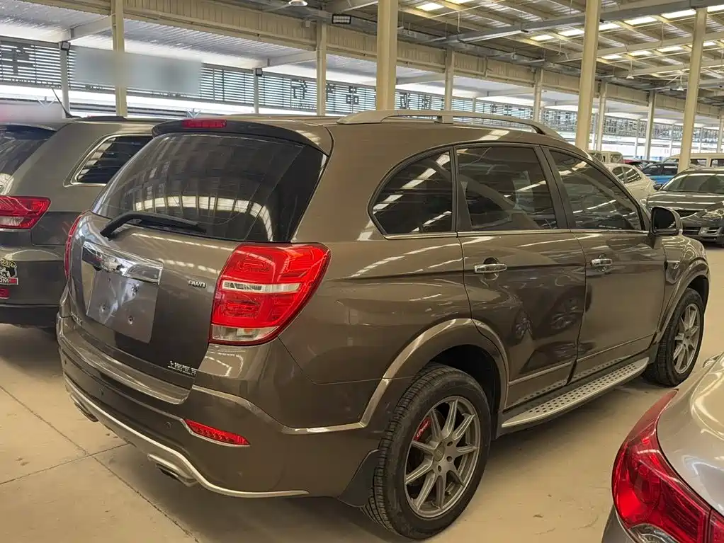 Captiva 2.4 L 4 WD Flagship 7-seat