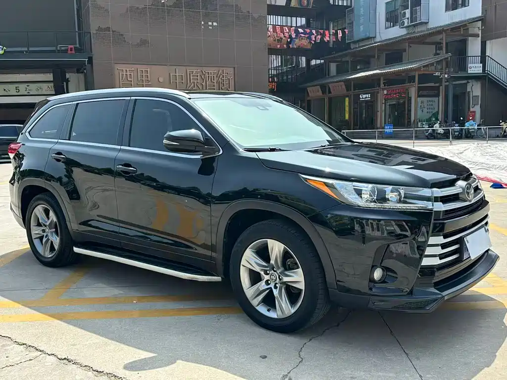 Highlander 2.0 T 4 WD Luxury 7-seat