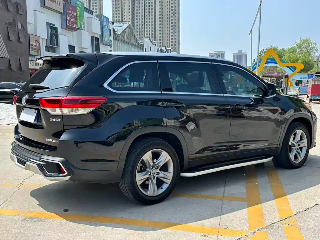 Highlander 2.0 T 4 WD Luxury 7-seat